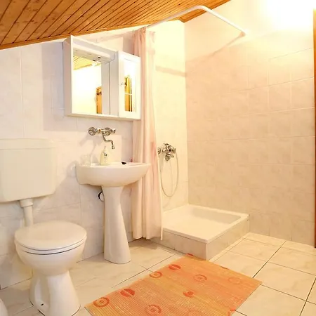Apartment Zuljana 252a