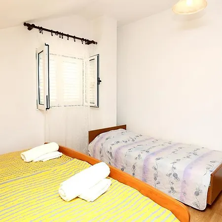 Apartment Zuljana 252a